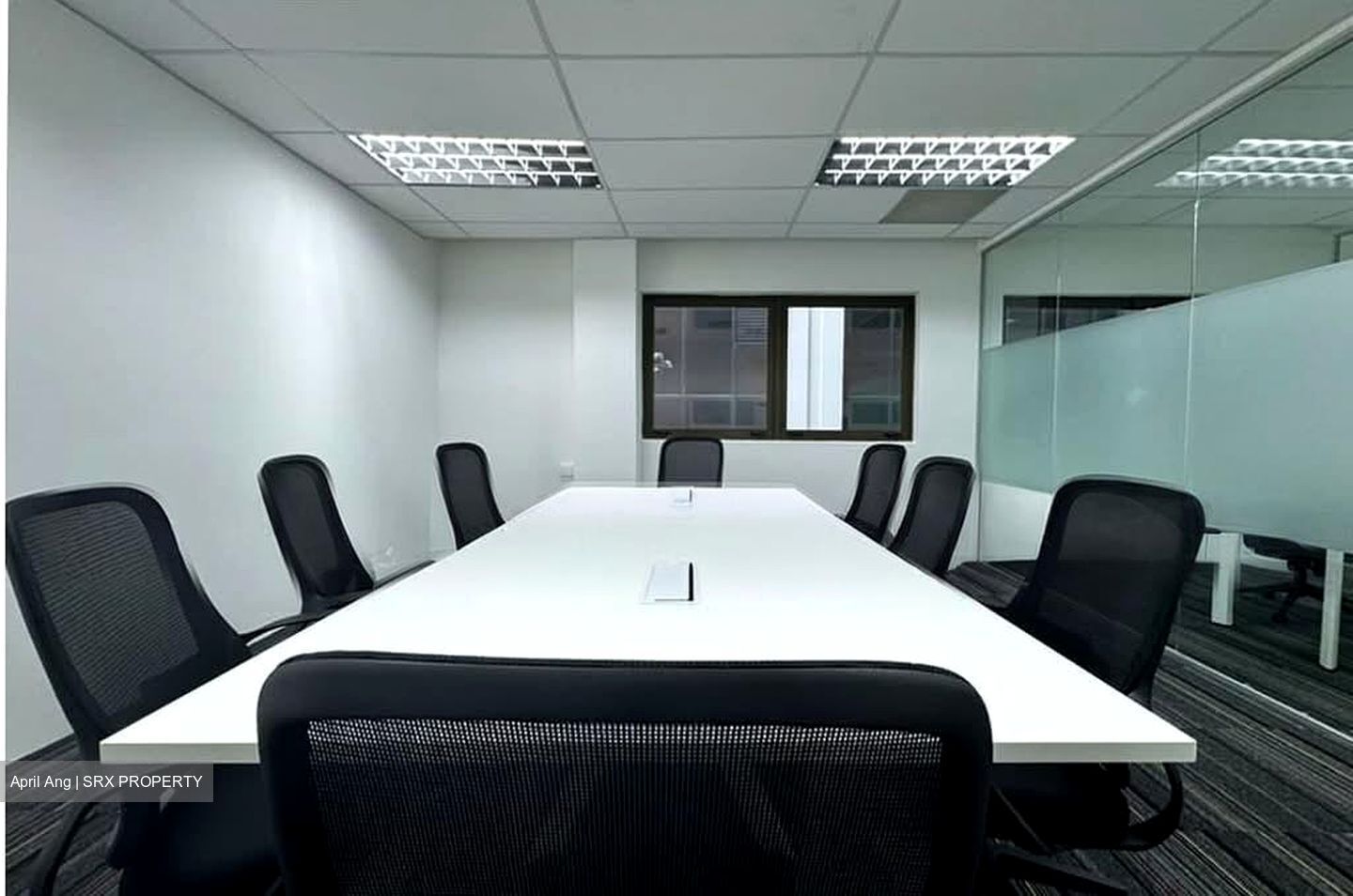 Altez (D2), Office #568690871